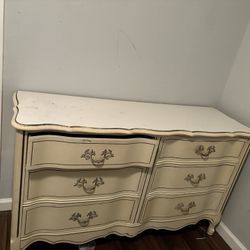 Vintage French Provincial 6 Drawer Double Dresser Dovetail Drawer Construction 
