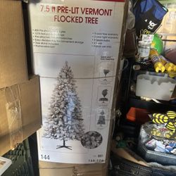 Christmas Decorations. See The Pictures. Very Cheap. 