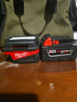 Milwaukee light and battery XC5.0
