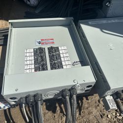 Eaton Electrical Service Panel W/Breakers 