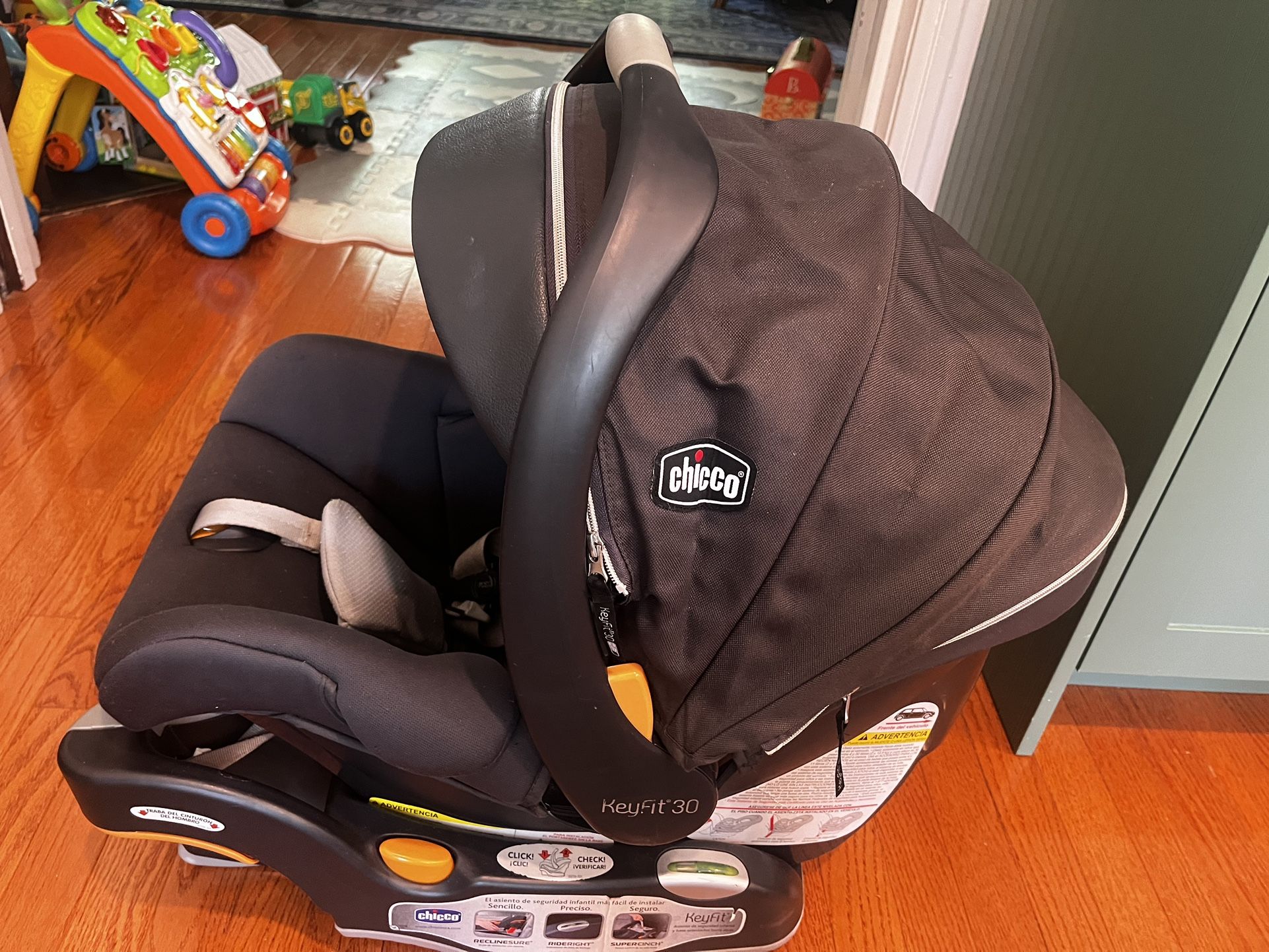 Chicco Keyfit 30 car seat