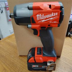 Milwaukee Fuel 1/2 Impact Wrench 650lbs Mid Torque With 5.0ah Battery