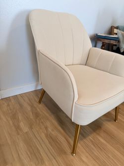 Velvet mid century/ modern accent chair