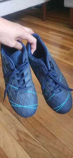 Tobfis Kids Athletic Outdoor Firm Ground Soccer Cleats size 4