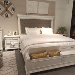 Kanwyn Whitewash Queen Panel Bed
Ashley Furniture$10 Down Payment And Financing Available