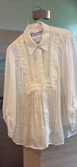 White New Directions Woman white button front blouse