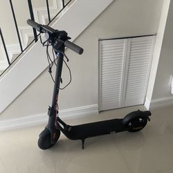 Carriola / Scooter ( Not Charge)( Not Work)