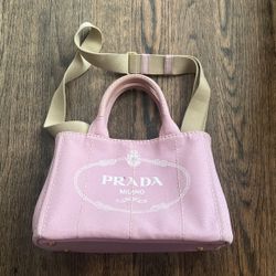 Prada Canapa