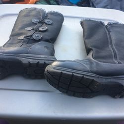 Lnew Tote Boots Size 9 Only $20 Firm