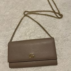 Gucci GG Marmont Chained wallet