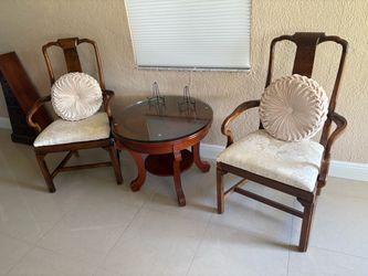 Table with 2 chairs for sitting area