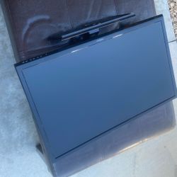 32” Insignia LED TV