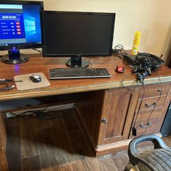 Desk With Top And Bottom Storage 