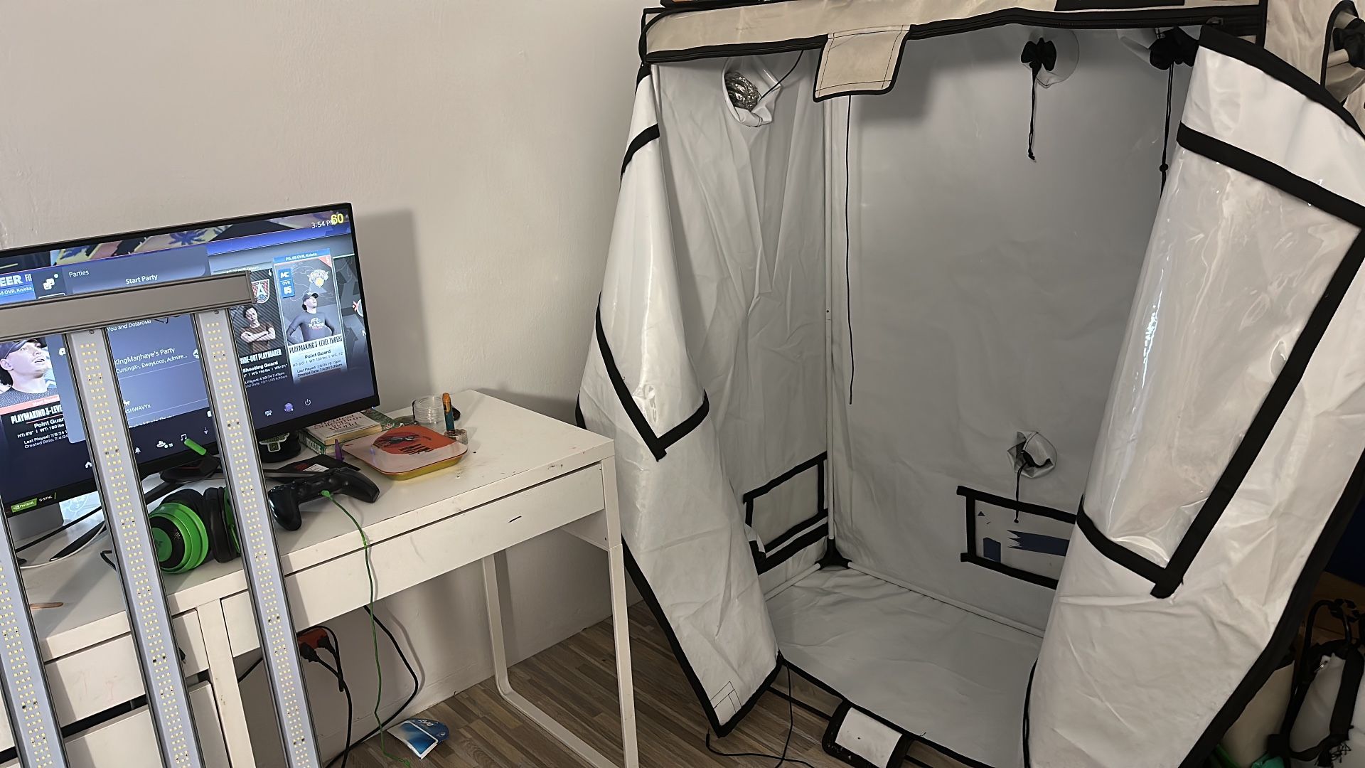 GrowTent With 320w Advanced LED Lights