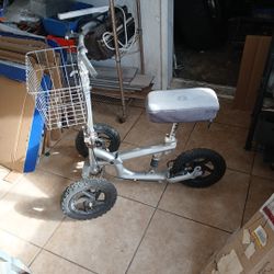 INJURED  LEG,  KNEE   Medical SCOOTER  $50.