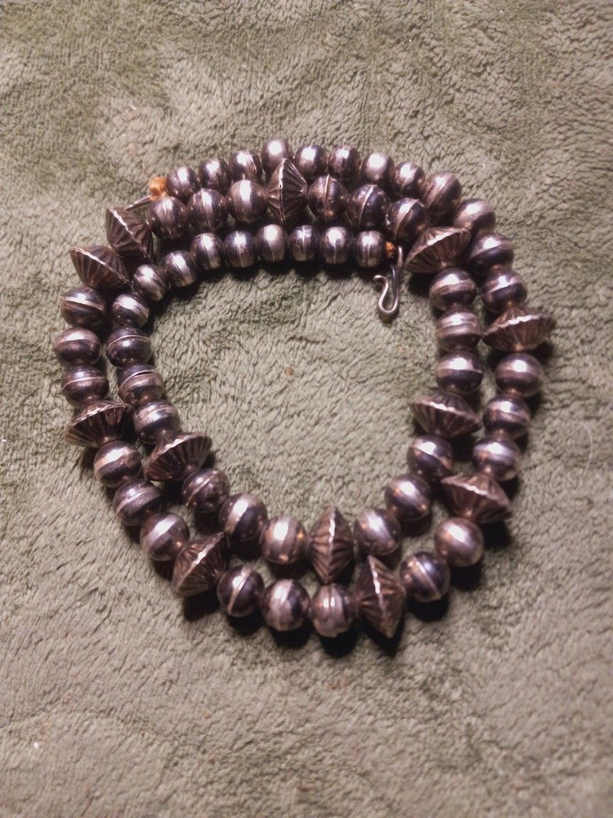 St.Silver Navajo Handmade Pearl Beaded Necklace 18"