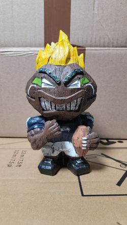 Seahawks Statue/Gnomes