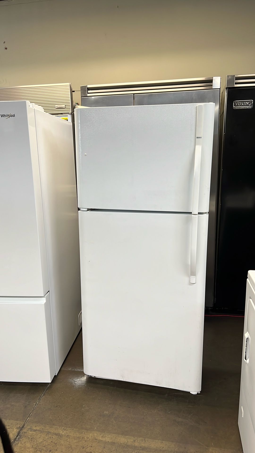 KENMORE APARTMENT SIZE TOP FREEZER REFRIGERATOR WITH ICE MAKER