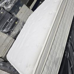 King Sizes Mattress And Box Spring 