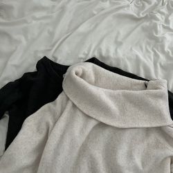 BUNDLE - Women’s Knit Sweaters LOT 2