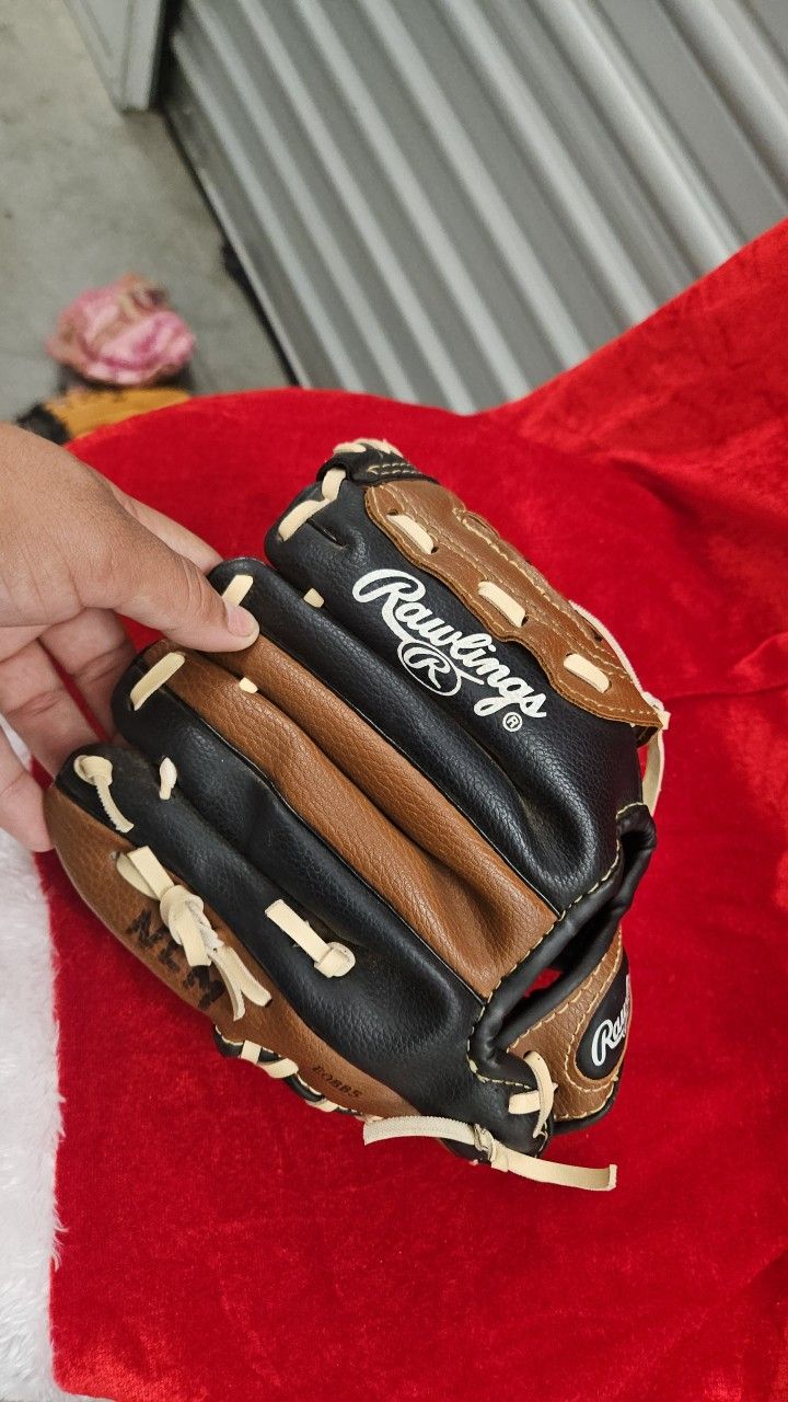 Baseball Wilson Gloves