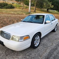 2011 Ford Crown Victoria 