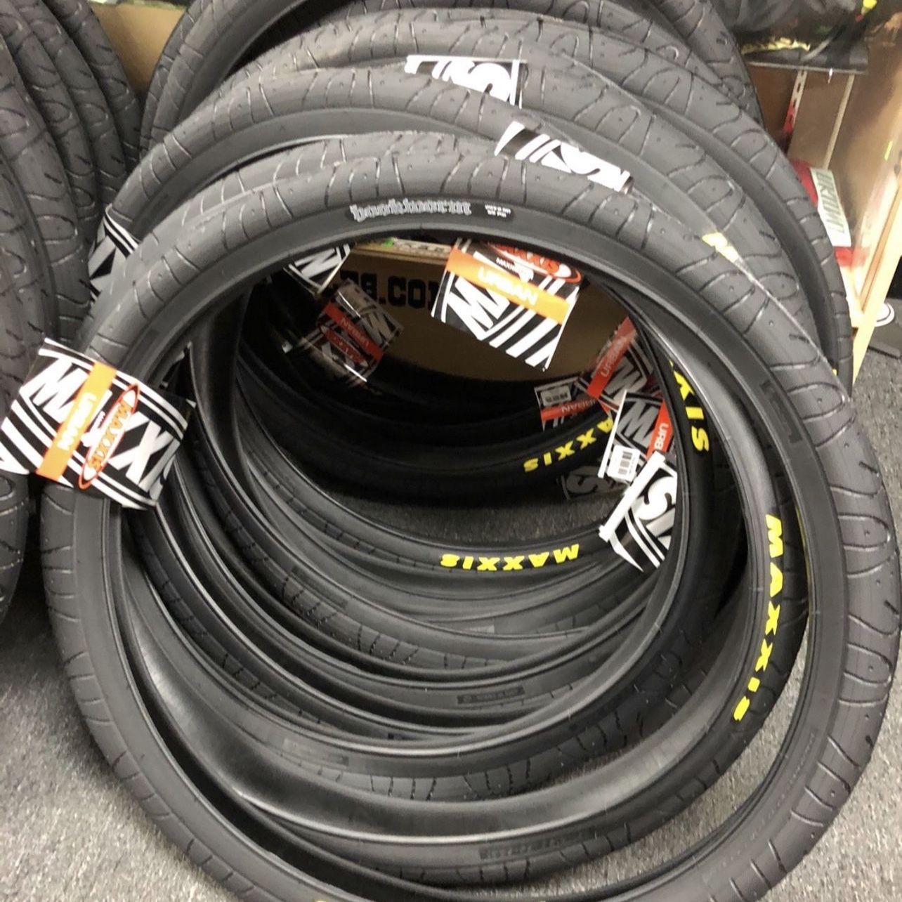 Maxxis Hookworm Tire 26X2.50 Brand New 45.99 Each for Sale in