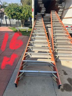 Escalera de 16 pies de fibra de vidrio, doble subida casi nuevas muy barata