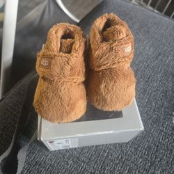 BABY UGGS