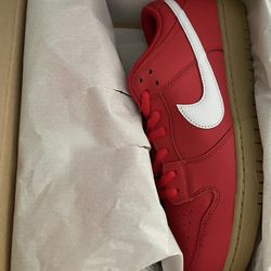Nike SB University red Dunk Low Size 13