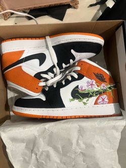 AIR JORDAN 1 MID SE (GS) WHITE/BLACK-STARFISH BLANC/ETOILE DE MER/NOIR 5 5Y