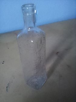 item9 glass sqautr bottle