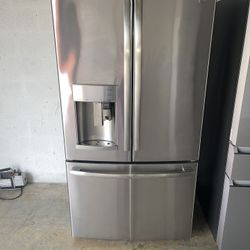 GE REFRIGERATOR 36” FRENCH DOOR STAINLESS STEEL  Makes coffee ☕️ 