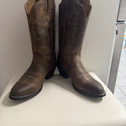 Heritage R Toe Western Boot ariat