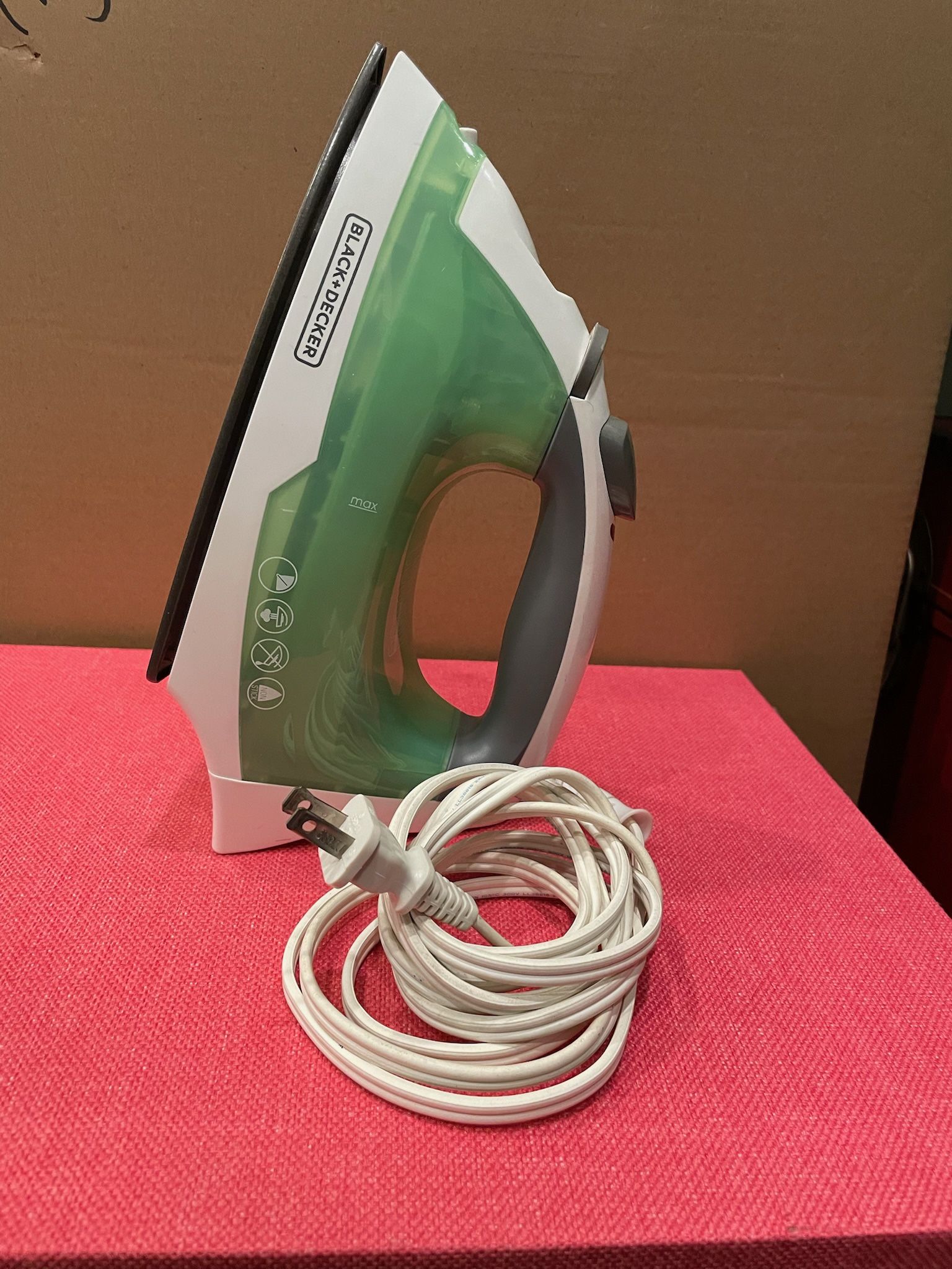Black + Decker Iron W/steam Function
