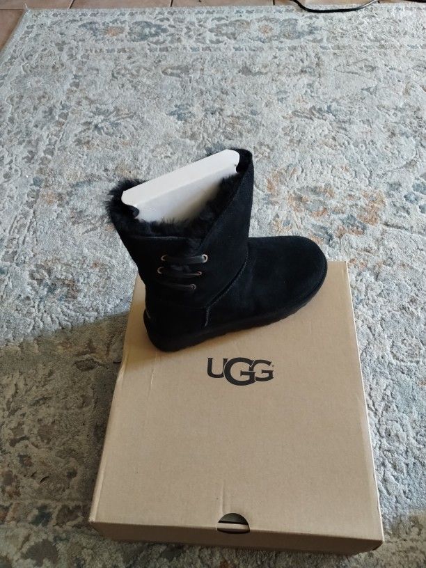 UGG