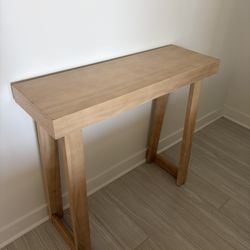 Small Console for Entry