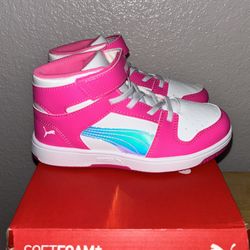 Girl’s Pumas