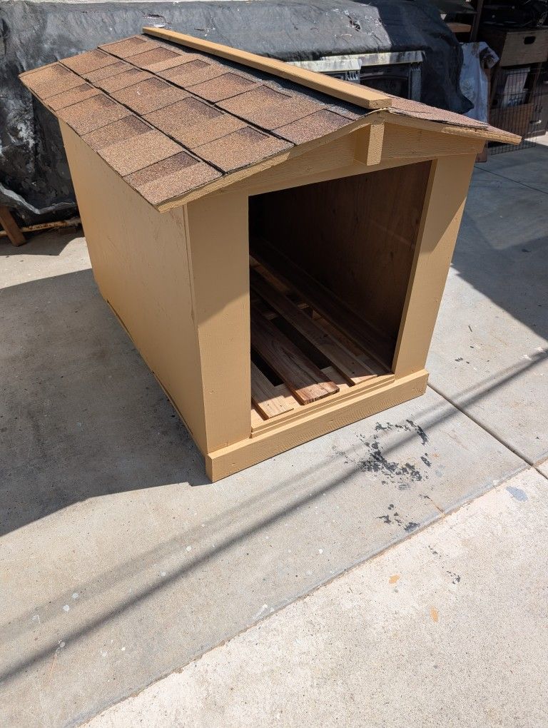 Custom-Made Brand New Dog House Extra Large