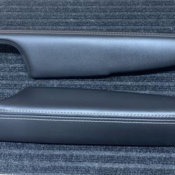 Leather Armrests (2013-14-15 Camaro)