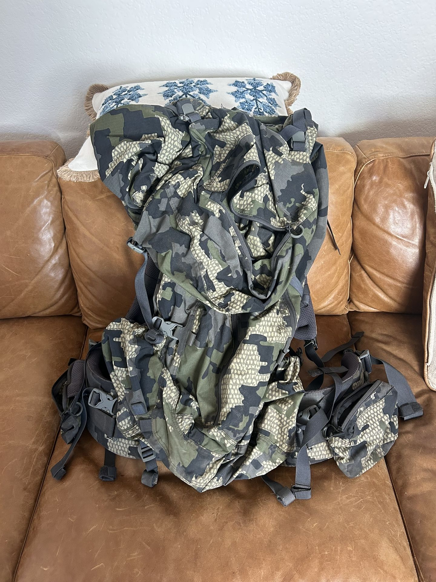 KUIU Backpack 5500 Cubic Inch (80L)