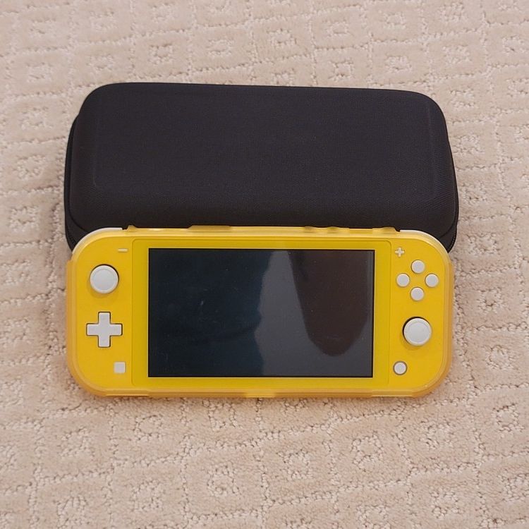 Nintendo Switch Lite - Barely Used for Sale in Gainesville, GA