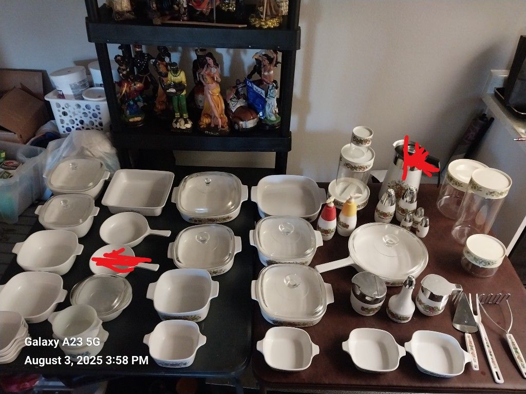 Huge Pyrex Bundle In Good Condition