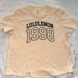 Lululemon Relaxed Fit Cotton Jersey Tee Women Butter Creme W/Dark Green Spellout