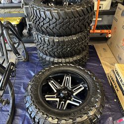 Vision 20/10 wheels and 35/12.5/20 Toyo MT tires