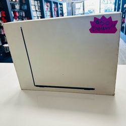 13 inch MacBook Air with Apple m3