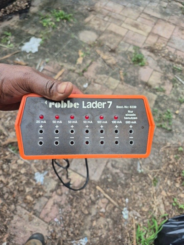 Robbie Ladder Battery Charger/tester