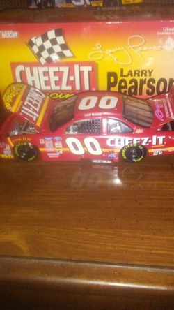 1998 Action Larry Pearson Cheez-It 1/24 diecast car
