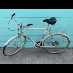 Schwinn Bikes Beach, Cruisers, Mountain And Road Bikes $200 And Up Per Bike