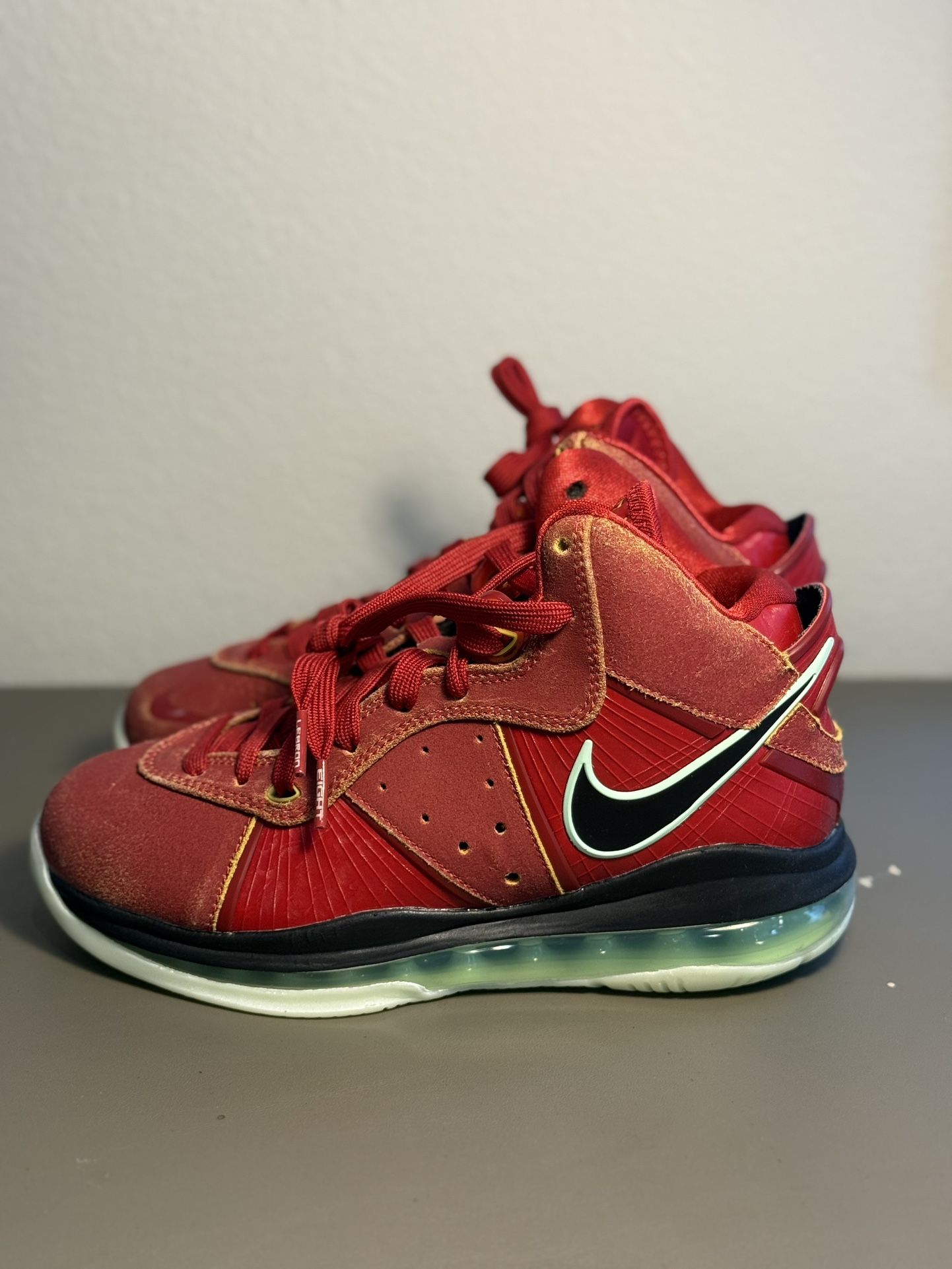 LeBron 8 gs Empire Jade Size 5y New & Accessories